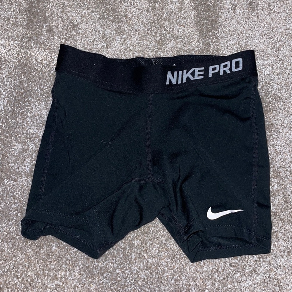 Black M nike pros spandex